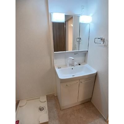 コモドカーサ　Ⅲ 102【管理NO：1-026648601-01020】 ★家具家電は申し込み後に搬入します★の物件画像