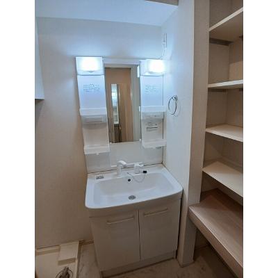 サイオン　β 102【管理NO：1-022506902-01020】 ★家具家電は申し込み後に搬入しますの物件画像