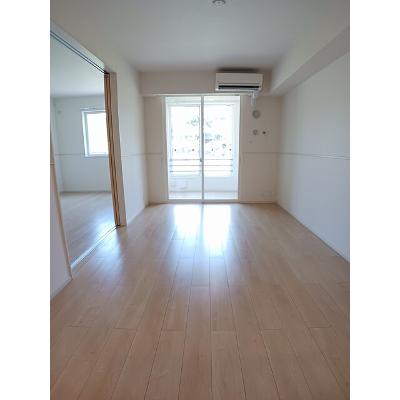 カーサ　フォルトゥ－ナ 103【管理NO：1-024955701-01030】 ★家具家電は申し込み後に搬入します★の物件画像