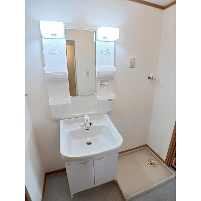 フルールＡ 201【管理NO：1-011785901-02010】 ★家具家電は申し込み後に搬入しますの物件画像