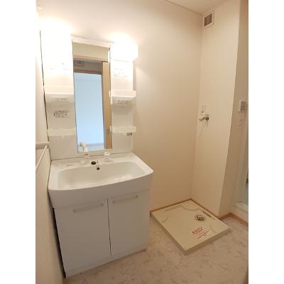 ウルルⅠ 103【管理NO：1-015999301-01030】 ★家具家電は申し込み後に搬入します★の物件画像