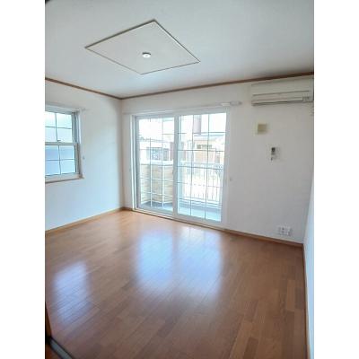 グランディール 104【管理NO：1-013094401-01040】 ★家具家電は申し込み後に搬入します★の物件画像