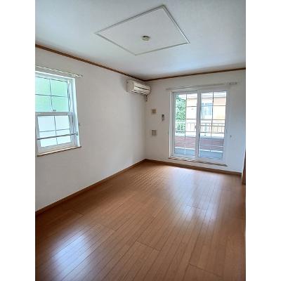 リヴ・ホウコウ 204【管理NO：1-013754501-02040】 ★家具家電は申し込み後に搬入します★の物件画像