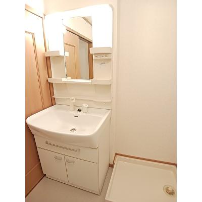 リヴ・ホウコウ 204【管理NO：1-013754501-02040】 ★家具家電は申し込み後に搬入します★の物件画像