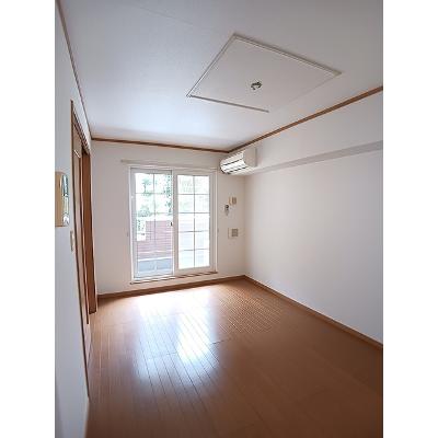 リヴ・ホウコウ 203【管理NO：1-013754501-02030】 ★家具家電は申し込み後に搬入します★の物件画像
