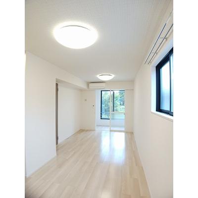 アーモンドアイ 101【管理NO：1-027419002-01010】 ★家具家電は申し込み後に搬入しますの物件画像