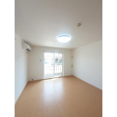Ｐｉｎｅ　Ｃｏｕｒｔ 101【管理NO：1-017003201-01010】 ★家具家電は申し込み後に搬入しますの物件画像