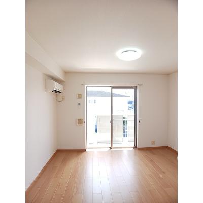 アルマーニ　Ⅰ 203【管理NO：1-014460801-02030】 ★家具家電は申し込み後に搬入します★の物件画像