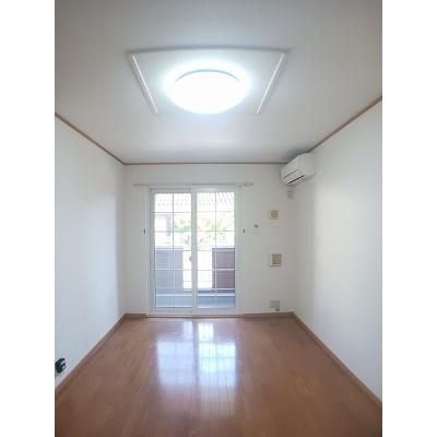 ピュール　ジャンＢ 101【管理NO：1-013149402-01010】 ★家具家電は申し込み後に搬入します★の物件画像