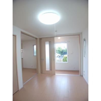 フレーシアⅢ 101【管理NO：1-017513201-01010】 ★家具家電は申し込み後に搬入します★の物件画像