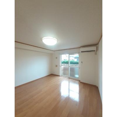 スプリングフィールドＢ 102【管理NO：1-012979702-01020】 ★家具家電は申し込み後に搬入します★の物件画像