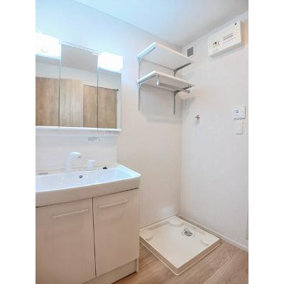 グランデハピネス 103【管理NO：1-028137201-01030】 ★家具家電は申し込み後に搬入します★の物件画像