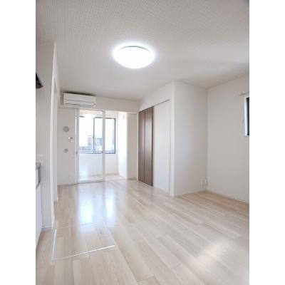 コロニオーロ 101【管理NO：1-026983801-01010】 ★家具家電は申し込み後に搬入します 2026年08月下旬入居可能の物件画像
