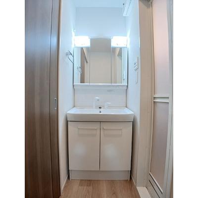 カリダドムス　α 202【管理NO：1-028411301-02020】 ★家具家電は申し込み後に搬入します★の物件画像