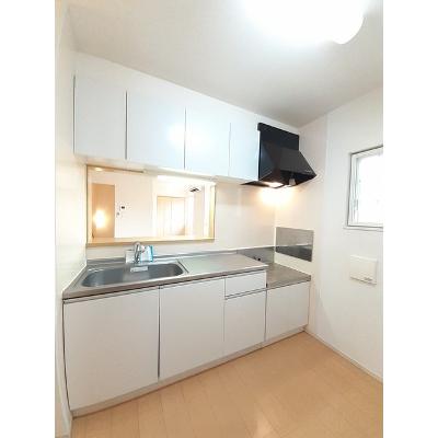クアレンタ 201【管理NO：1-020567801-02010】 ★家具家電は申し込み後に搬入します★の物件画像