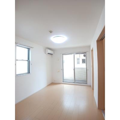 メゾンドフラン 101【管理NO：1-018380701-01010】 ★家具家電は申し込み後に搬入します★の物件画像