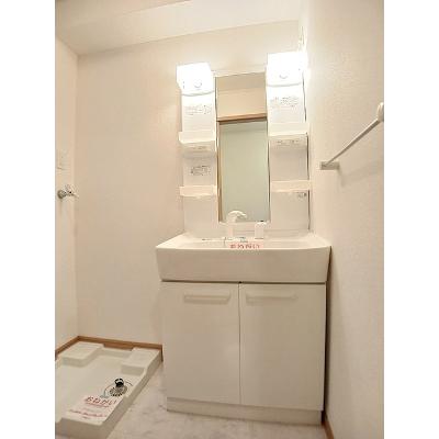 クリスタルコート 102【管理NO：1-015388301-01020】 ★家具家電は申し込み後に搬入します★の物件画像