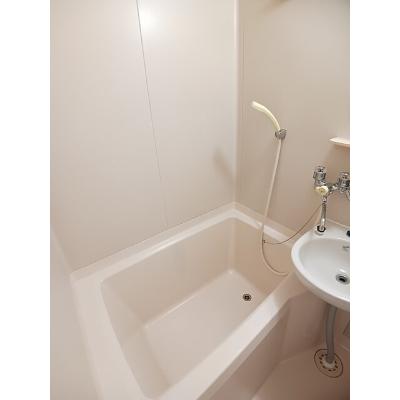 ハイツフェニックス 102【管理NO：1-001195401-01020】 ★家具家電は申し込み後に搬入します★の物件画像