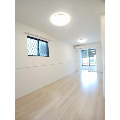 ソーレ　Ⅱ 102【管理NO：1-028359802-01020】 ★家具家電は申し込み後に搬入します★の物件画像
