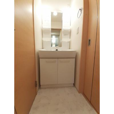 アウローラ 102【管理NO：1-017168101-01020】 ★家具家電は申し込み後に搬入します★の物件画像