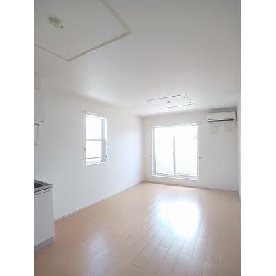 ビ・アレイドさんわ 202【管理NO：1-017158801-02020】 ★家具家電は申し込み後に搬入します★の物件画像