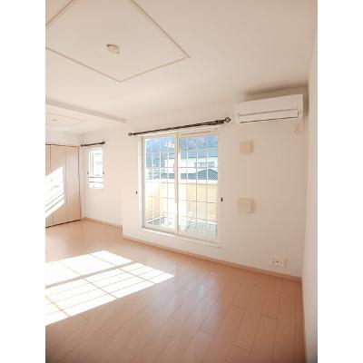 アンジュベル 201【管理NO：1-016516101-02010】 ★家具家電は申し込み後に搬入します★の物件画像