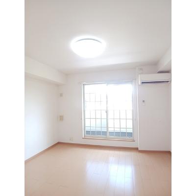 プラダ　グレイス 203【管理NO：1-014715101-02030】 ★家具家電は申し込み後に搬入します★の物件画像