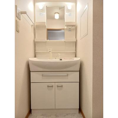 プラダ　グレイス 203【管理NO：1-014715101-02030】 ★家具家電は申し込み後に搬入します★の物件画像