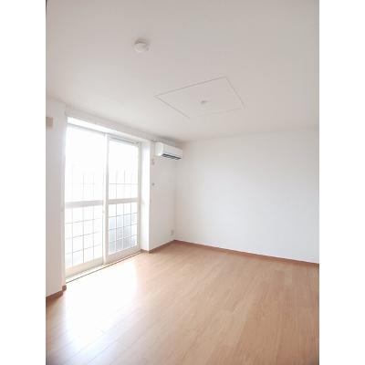 シャン．ド．フルール 203【管理NO：1-012433001-02030】 ★家具家電は申し込み後に搬入します★の物件画像