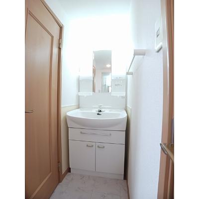 シャン．ド．フルール 203【管理NO：1-012433001-02030】 ★家具家電は申し込み後に搬入します★の物件画像