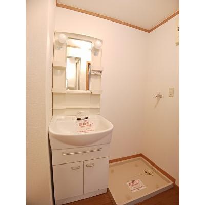 フロール清風Ｂ 201【管理NO：1-012037701-02010】 ★家具家電は申し込み後に搬入します★の物件画像