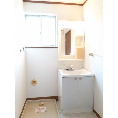 メゾン・ド・ファミール 102【管理NO：1-010262301-01020】 ★家具家電は申し込み後に搬入しますの物件画像