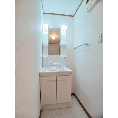 クレストールいずえＢ 203【管理NO：1-007429402-02030】 ★家具家電は申し込み後に搬入します★の物件画像