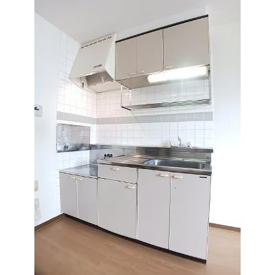 エステート高木 203【管理NO：1-005314801-02030】 ★家具家電は申し込み後に搬入します★の物件画像