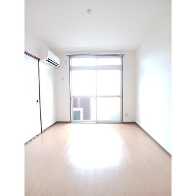 シャトレ仲 201【管理NO：1-004057801-02010】 ★家具家電は申し込み後に搬入します★の物件画像