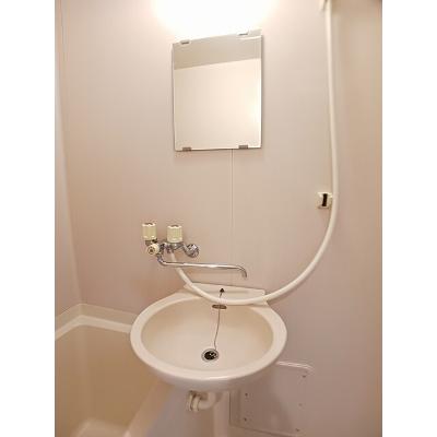 エメラルドハイツ 202【管理NO：1-003202401-02020】 ★家具家電は申し込み後に搬入します★の物件画像
