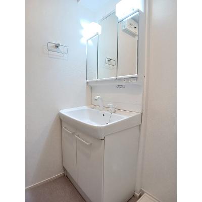 キャッスルコートⅢ 104【管理NO：1-027386303-01040】 ★家具家電は申し込み後に搬入します★の物件画像