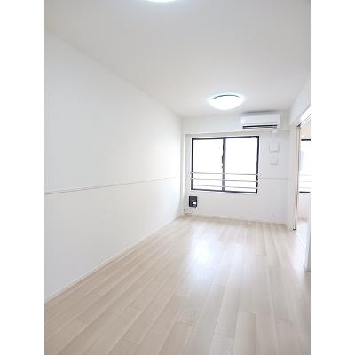 エターナリア 202【管理NO：1-028737801-02020】 ★家具家電は申し込み後に搬入します 2026年07月下旬入居可能の物件画像