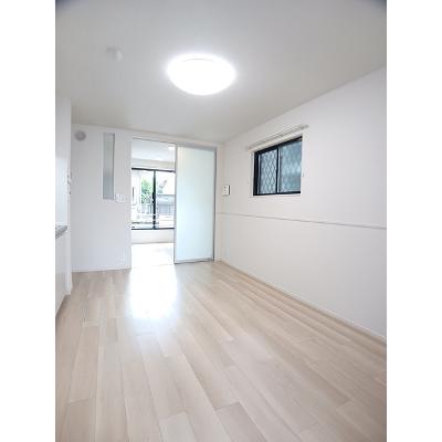 エターナリア 101【管理NO：1-028737801-01010】 ★家具家電は申し込み後に搬入します★の物件画像