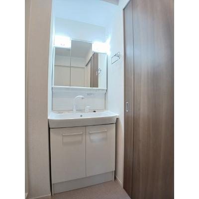 トロワ・ブランシュ・港町 103【管理NO：1-028454701-01030】 ★家具家電は申し込み後に搬入しますの物件画像