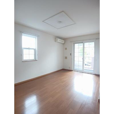 ソレイユ 102【管理NO：1-013877701-01020】 ★家具家電は申し込み後に搬入します★の物件画像