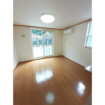 プリムローズ 203【管理NO：1-013064801-02030】 ★家具家電は申し込み後に搬入しますの物件画像