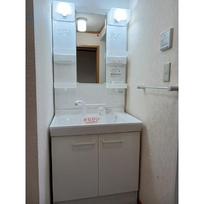 プリムローズ 203【管理NO：1-013064801-02030】 ★家具家電は申し込み後に搬入しますの物件画像