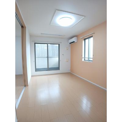 ロベルタ 204【管理NO：1-020016101-02040】 ★家具家電は申し込み後に搬入します★の物件画像