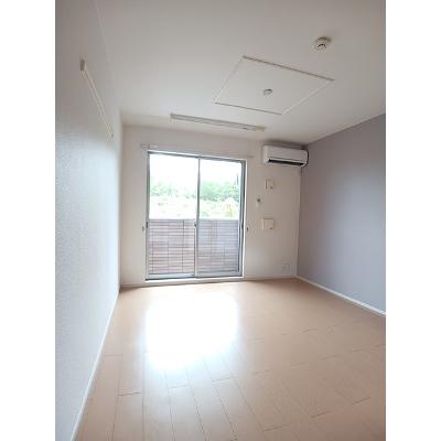 バービー・カール　Ｃ棟 102【管理NO：1-018588403-01020】 ★家具家電は申し込み後に搬入しますの物件画像