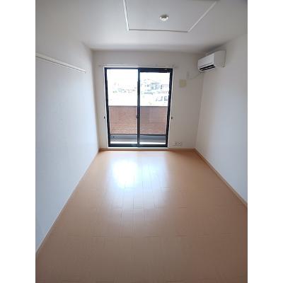 プラージュ 102【管理NO：1-015655301-01020】 ★家具家電は申し込み後に搬入しますの物件画像