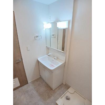 エテルノⅠ 103【管理NO：1-026960901-01030】 ★家具家電は申し込み後に搬入します★の物件画像