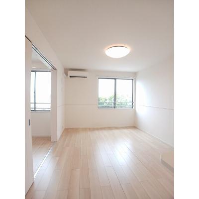 イコマ＆カドヤ 202【管理NO：1-026576601-02020】 ★家具家電は申し込み後に搬入しますの物件画像