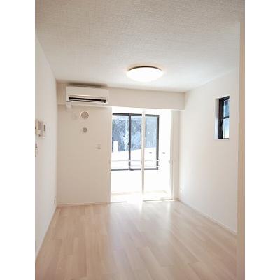 スクエアメゾン 101【管理NO：1-027952801-01010】 ★家具家電は申し込み後に搬入しますの物件画像