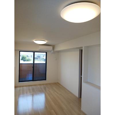 ラ・シルフィード 205【管理NO：1-027342101-02050】 ★家具家電は申し込み後に搬入します★の物件画像